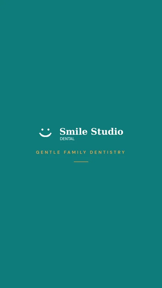 The end card of the dental clip: the clinic's logo, name and line on its brand colour